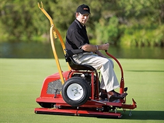 R50-11坐骑式果岭滚压机