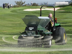 CR-8大型覆沙机、物料运输机
