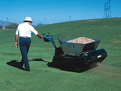 F15B手扶式果岭覆沙机